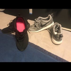 Nike Roshes 2 pair
